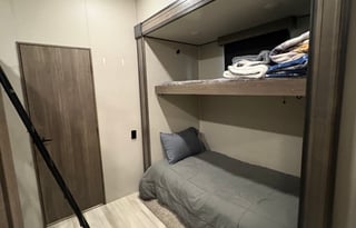 Rolling Family Retreat Bunk House with 2 full bath