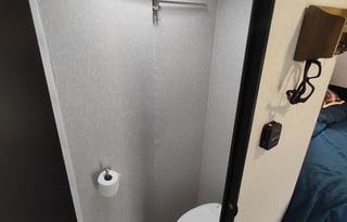 Solar powered off grid camper! Stay anywhere!