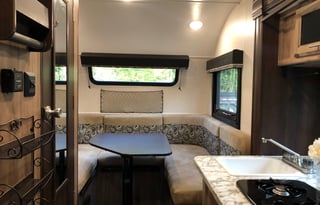 Easy Tow Friendly Compact Trailer (Hummingbird)