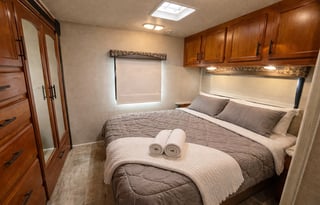 2017 Jayco Redhawk 31XL Sleeps 8 Fully Stocked