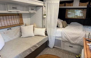 Well Kept Cozy Camper