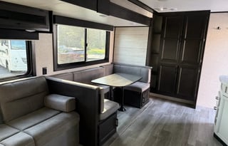 Big Boy Toys & RV Rentals Jayco 284BHS