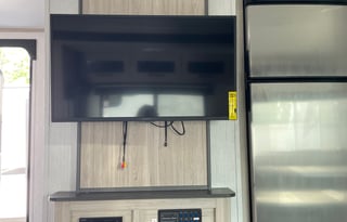 2022 Sundance 294BH 2 bedroom sleeps 10