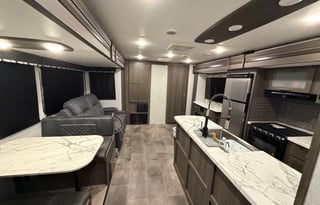 2021 Dutchmen RV Kodiak Ultimate 3321BHSL