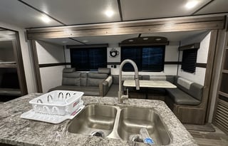 2021 CrossRoads RV Zinger with 1.5 Bath