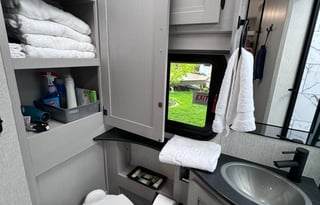 2025 31ft Coachmen 29KB - Sleeps 8