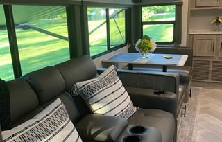 PaRV At The Palace Rental