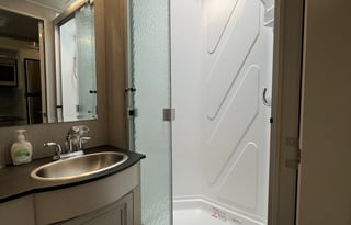 Relaxing Luxury RV Rental w/bunkhouse