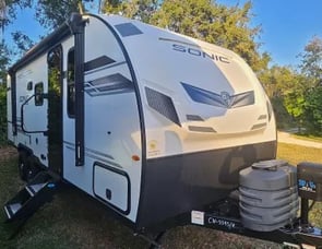 Venture RV Sonic SN211VDB