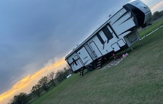 2023 Forest River – 2 Bd Luxury RV Rental Sleeps 8