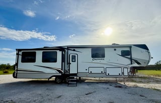 Prime Time RV Crusader 382MBH (BRFL 1686)