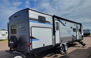 2022 Coachmen Sleeps 10!