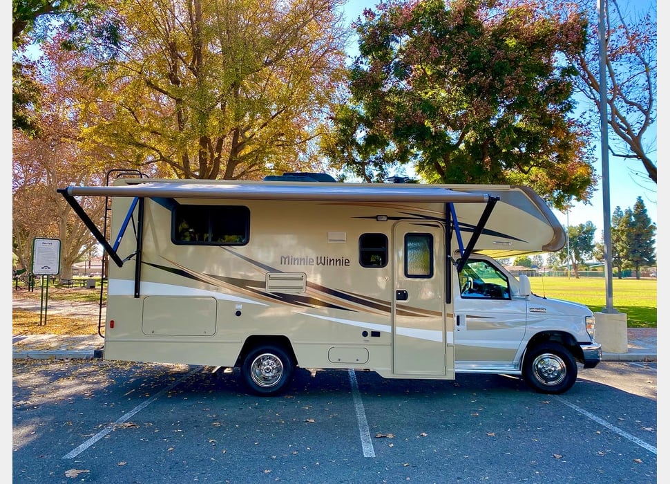 Class C Motor Home rentals in Sierra Madre