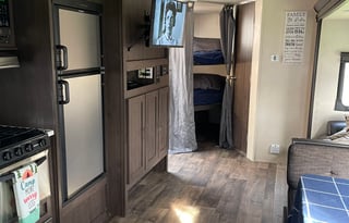 Stocked & Ready***2018 Forest River RV Salem 27DBK
