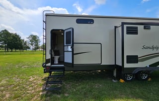 2 Bedroom, 2 Bath Luxury RV