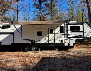 Keystone RV Montana High Country 377FL