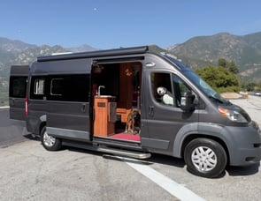 Roadtrek Simplicity SRT