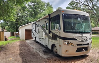 2014 Thor Motor Coach Hurricane MH