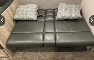 2021 Catalina Legacy Edition Floorplan: 263BHSCK