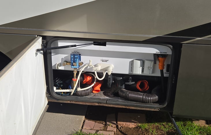 Freshwater city water black and gray tank gray tank for shower and bathroom sink only Galley has a separate tank