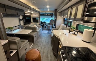 Newer $250K 2024 Thor Motor Coach! HAS EVERYTHING!