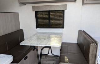 2023 Dutchmen Coleman 17b