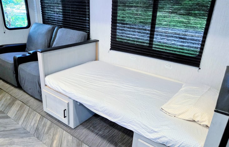 Convertible bed