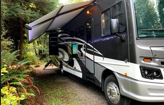 North Cascades Bounder | Luxury | Spacious | Vegas