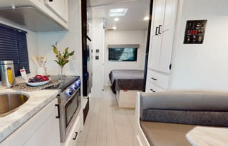 WELCOME TO RV LIVING RENTAL