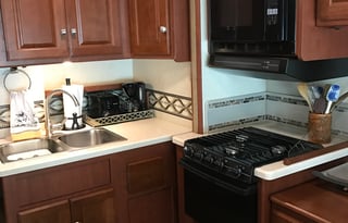 2015 Winnebago Vista 30T.