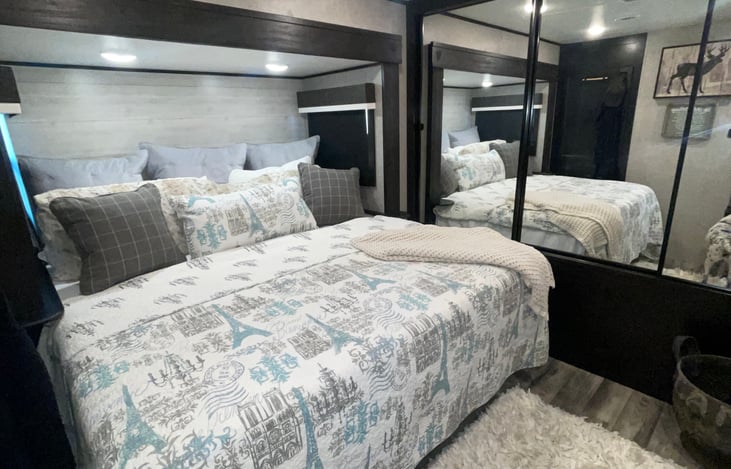 Luxury Master King Size Bed