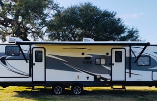 “Miami Vibe”, Family Friendly Resort on wheels!