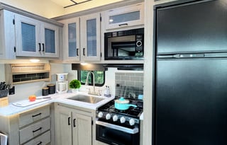 The Perfect Glamping Getaway! 3bds, TWO bathrooms!