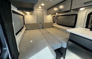 Lux RV Thor Dazzle 2 Twin Beds