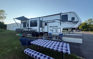 NEW - 2026 Momentum 320G - Off Grid Adventure