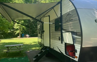 Sassy Sasquatch – Family Bunk w/ Outdoor Kitchen