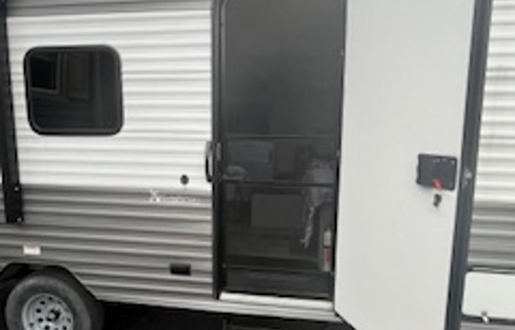 Great screen door for night  time air to flow!