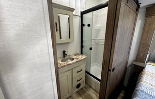 Willow- 2024 Alliance Paradigm 395DS