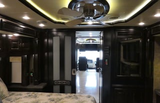 ONE OF THE CLEANEST MOTOR COACHES  OUT THERE