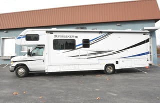 Sunseeker S5 with Theater Chairs!