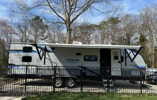 SPACIOUS FAMILY RV W/ ROOM FOR 10!