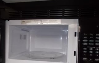 32ft SMART HOME CAMPER WiTH HOT TUB & MESAGE CHAiR