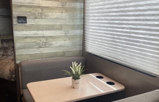 Adventure-Ready 2019 Winnebago Outlook 25J –