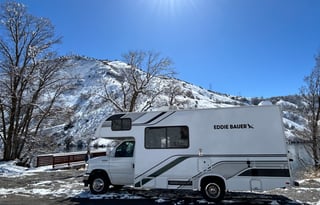 2025 Modern camper fully stocked - pick up and go!