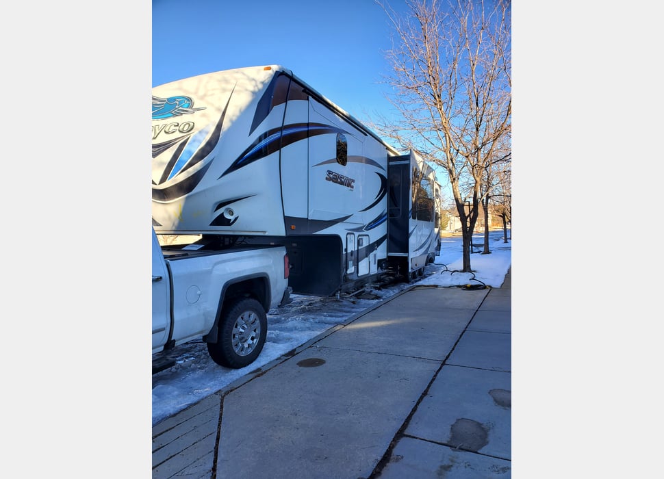Fifth Wheel rentals in Loveland