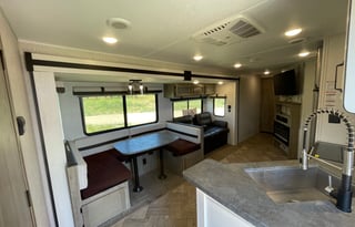 Glamping Haven: 2 Bdrms, Cozy Fire & Paws Welcome!