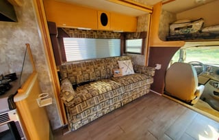 Beautiful, Spacious, Easy Driving Winnebago!