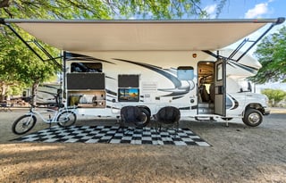 28ft Adventure Rig WITH Outdoor Kitchen & E-Bikes