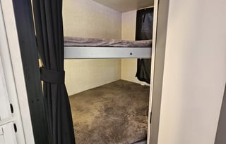 Delivery Only - Super clean and bright 5th wheel