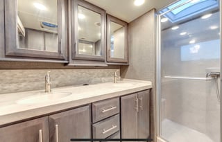 2022 Thor Motor Coach Venetian A40